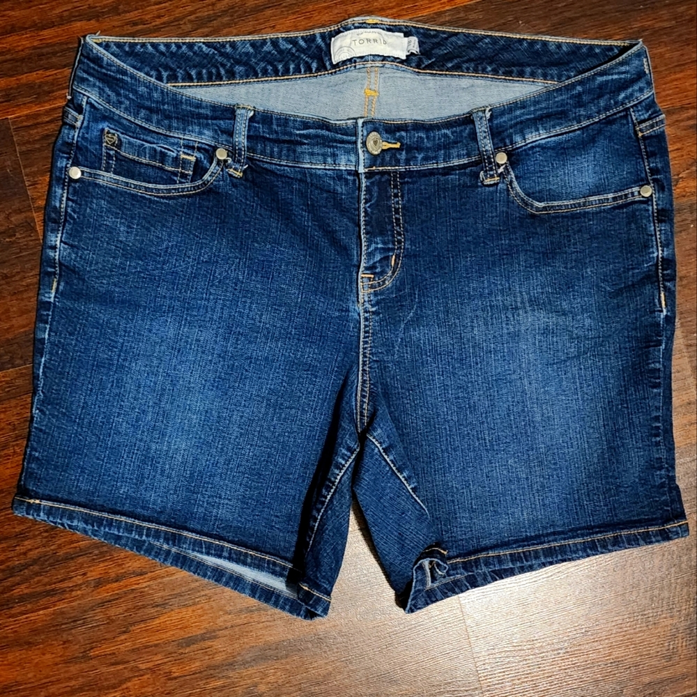 Torrid Denim Shorts Size 18